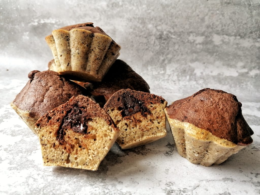 Dwukolorowe muffinki z czekoladą